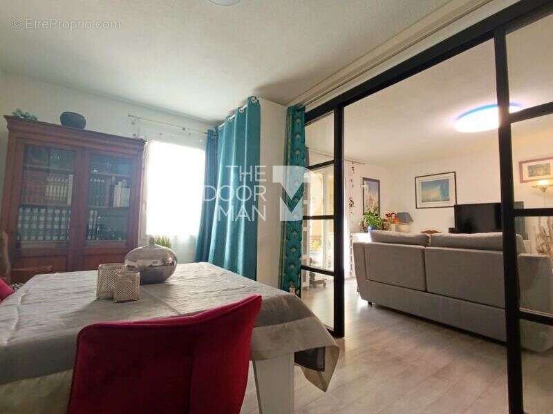 Appartement à SIX-FOURS-LES-PLAGES