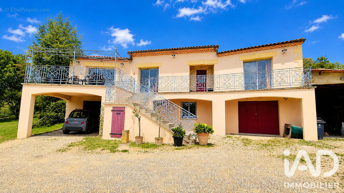 Photo 1 - Maison à TERRASSON-LAVILLEDIEU