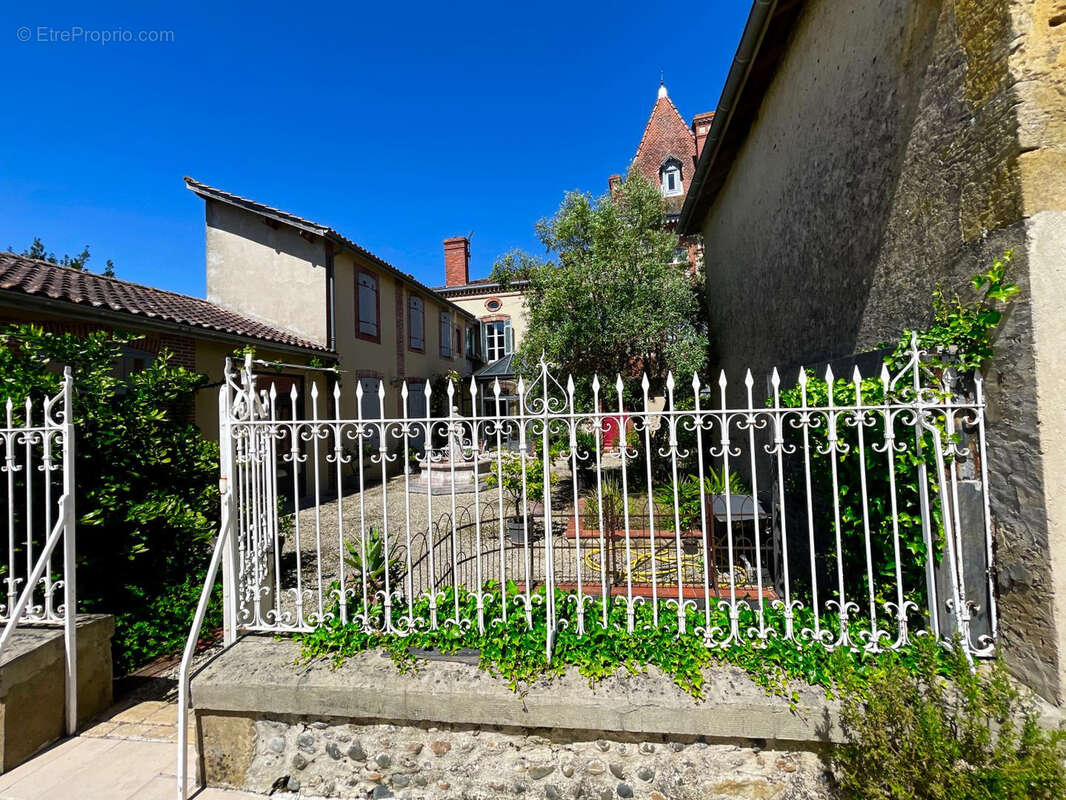 Ensemble immobilier avec Maison de maître, gîte, maison de gardien, piscine et jacuzzi - photo 22