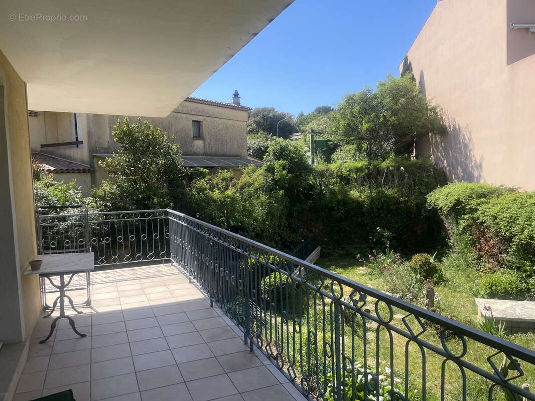 Appartement à LA CROIX-VALMER
