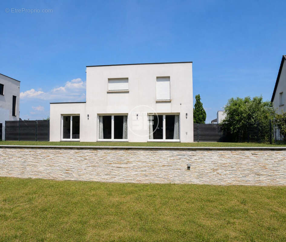 Maison 165 m² à Saint-Louis  - photo 5