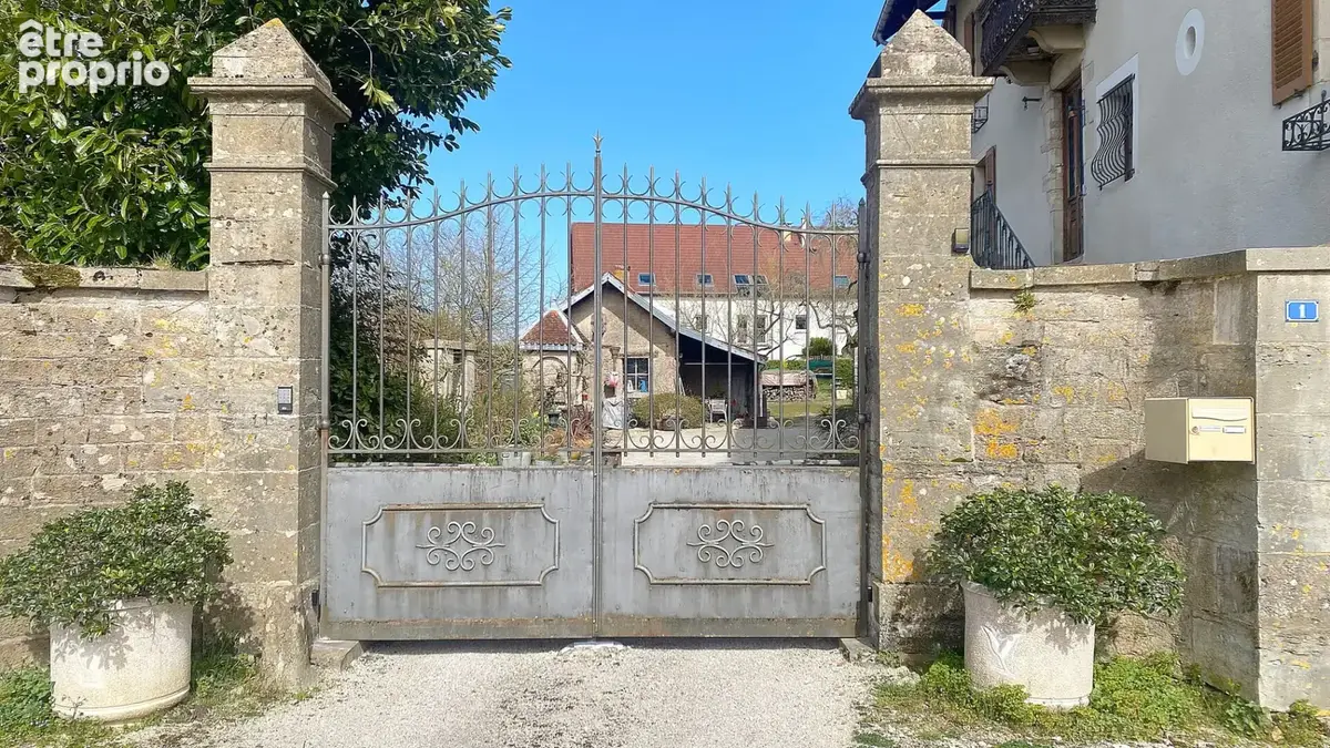 Maison spacieuse à vendre à Courchapon - Réf 2680 - photo 3