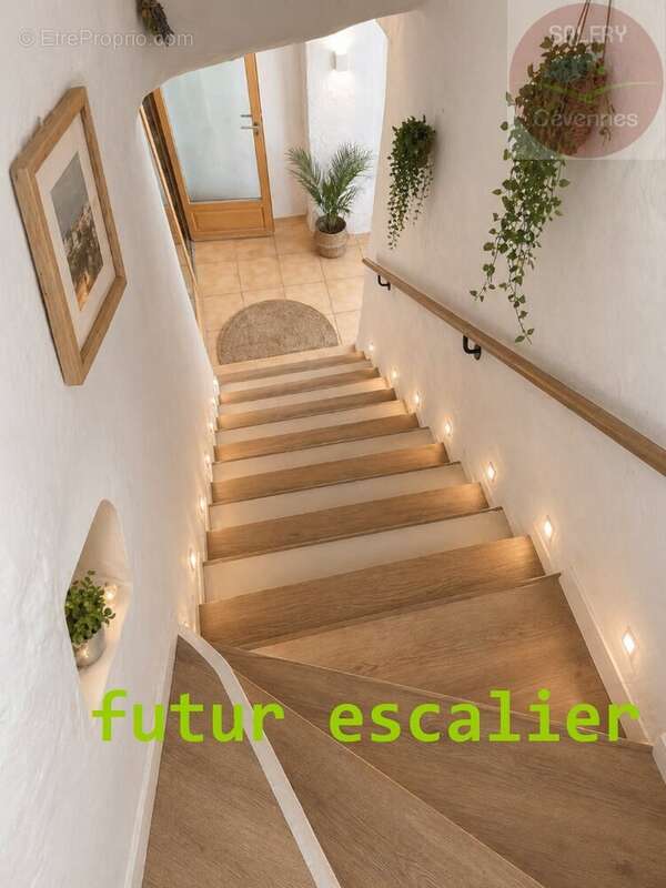 Maison à LEZAN