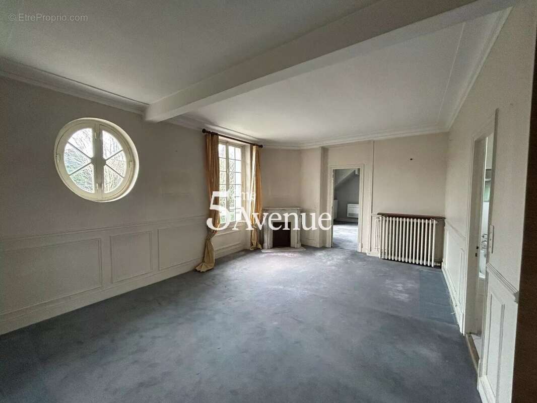 Maison à SAINT-MAUR-DES-FOSSES