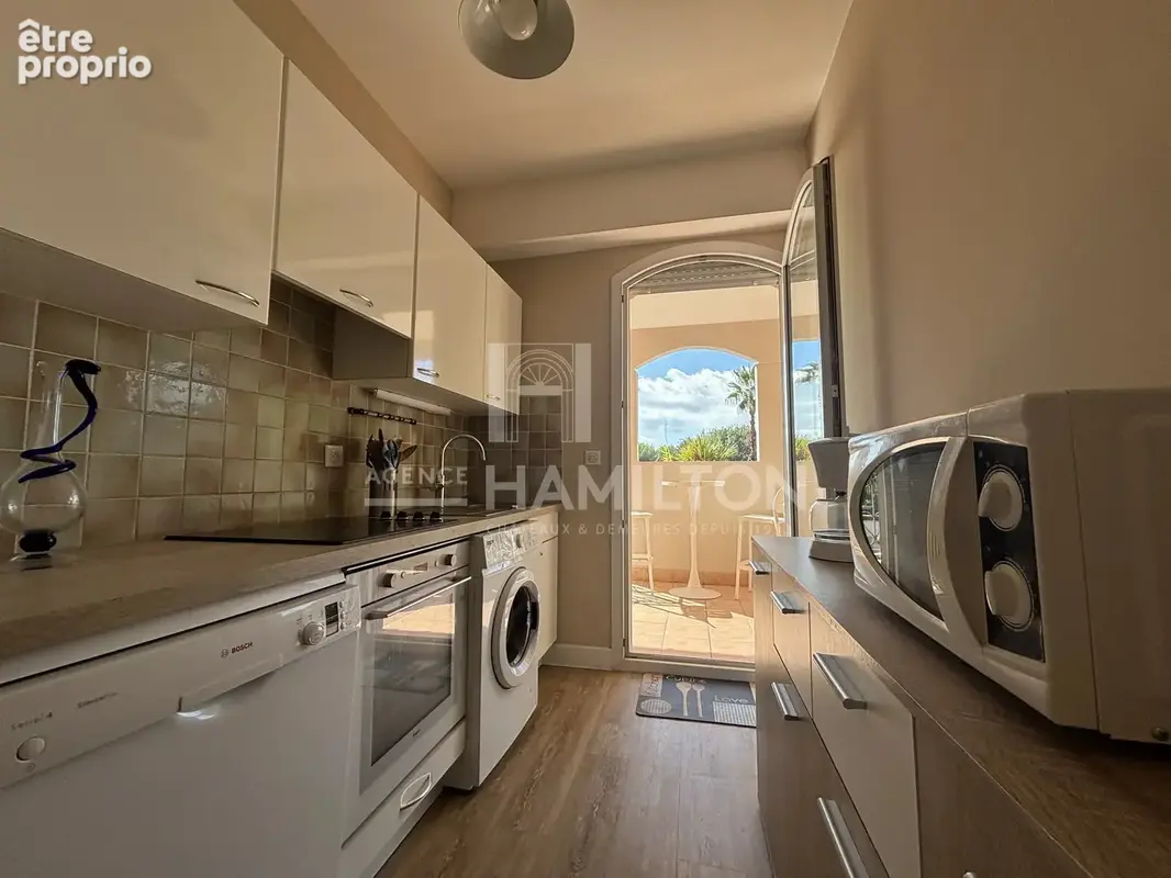 Domaine sécurisé à Mougins – 2 pieces, Terrasse 24 m², vue Domaine du golf, piscine  Copier le titre - photo 7