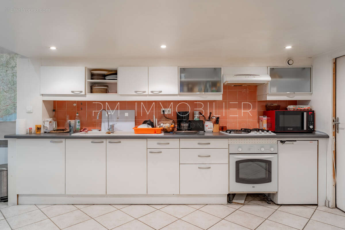 Appartement à MARSEILLE-1E