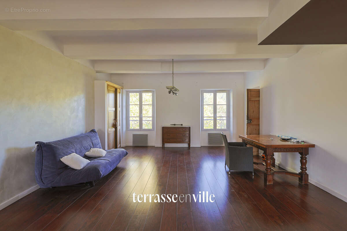 Appartement à LA CRAU