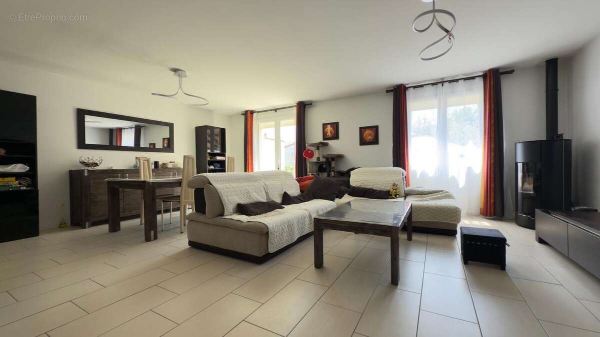 Maison à NEUILLY-SUR-MARNE