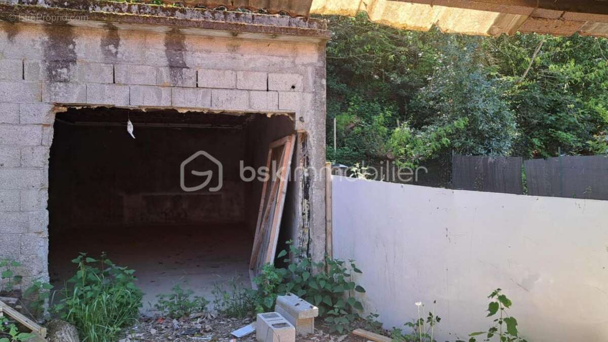 Local commercial - photo 11