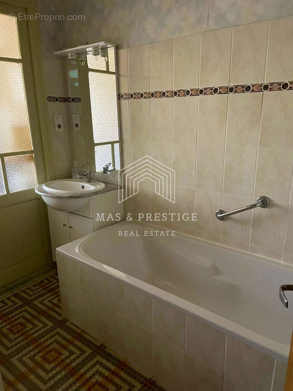 Maison à SAINT-LAURENT-DE-CERDANS