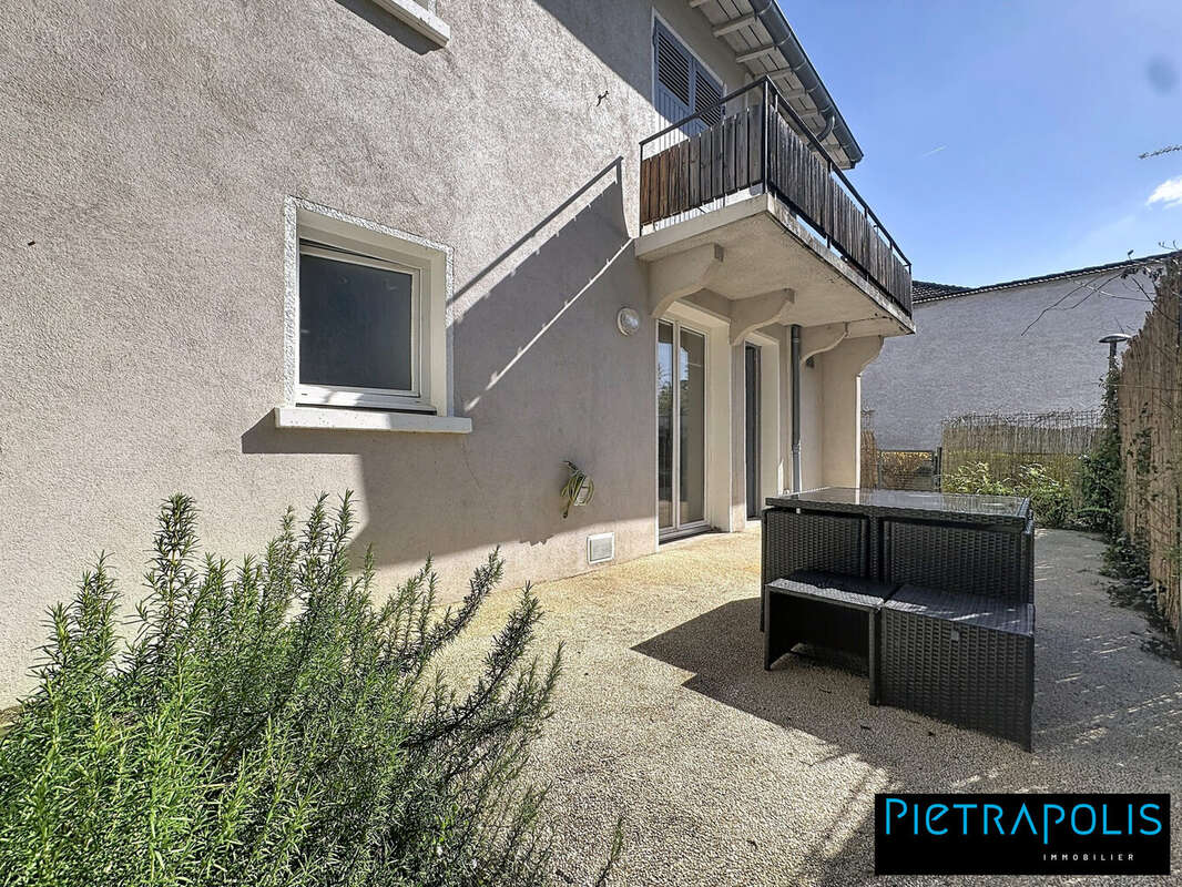 Appartement 38 m² à Ecully  - photo 2