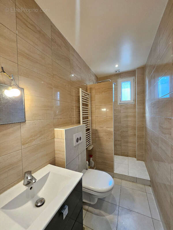 Appartement à AUBERVILLIERS