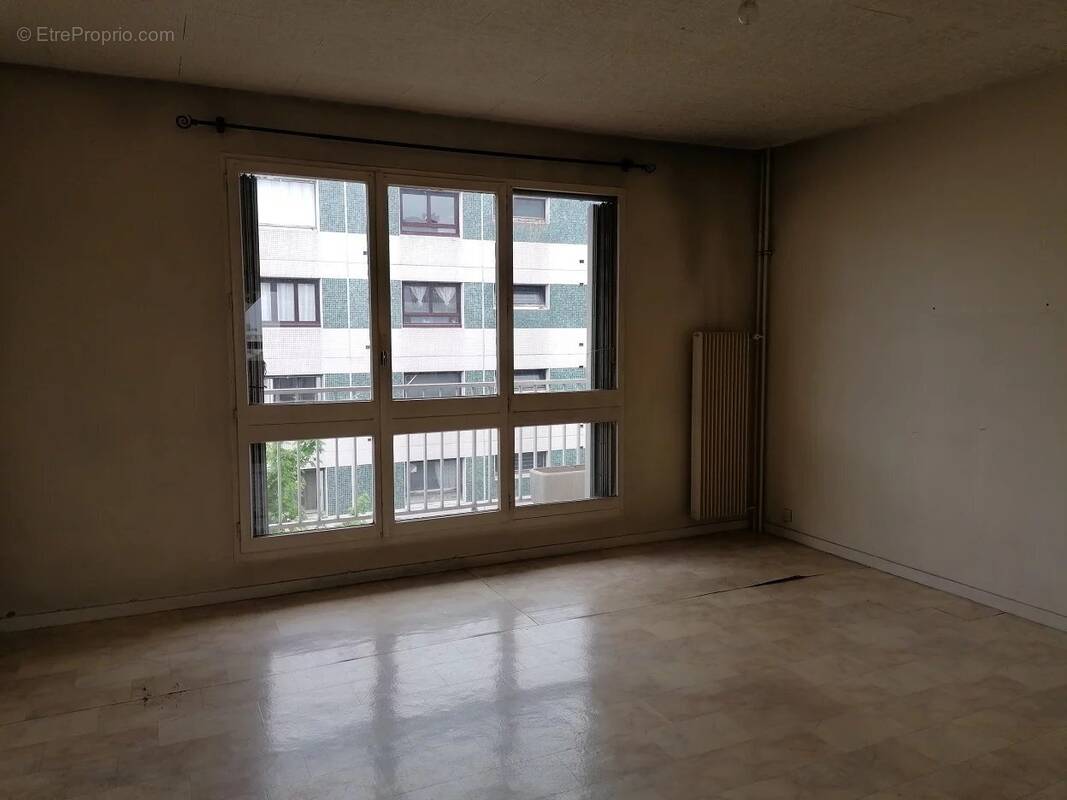 Appartement à LE BLANC-MESNIL