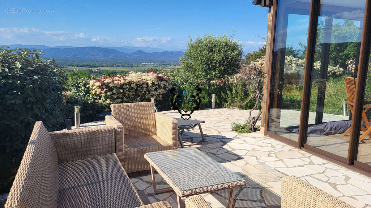 Maison à ROQUEBRUNE-SUR-ARGENS