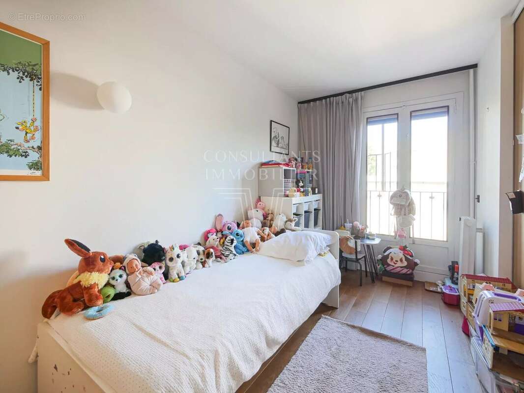 Appartement à PARIS-7E