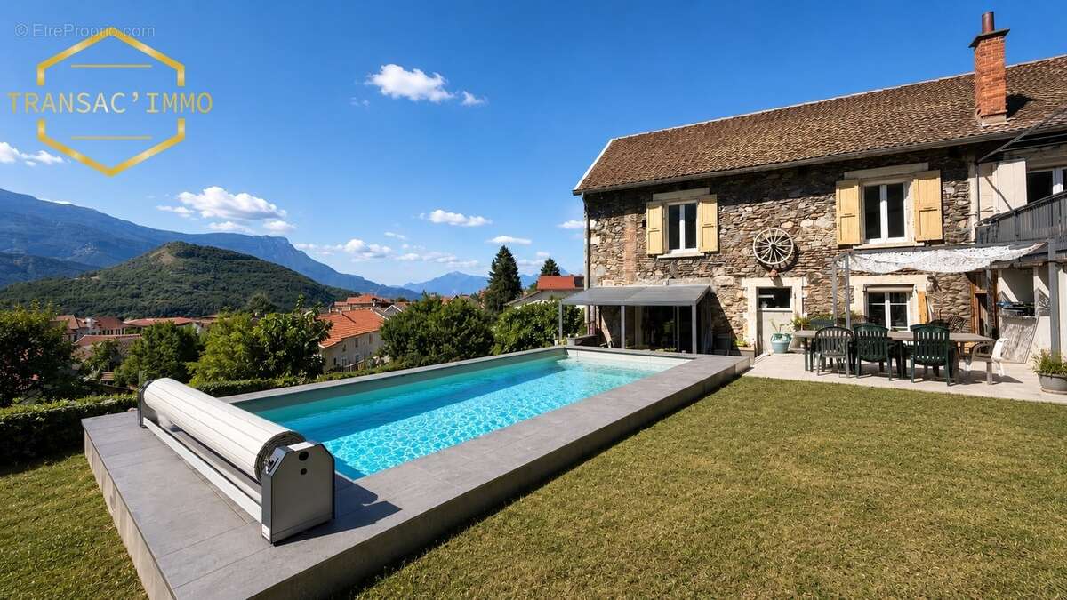 Maison 150 m² à Saint-Georges-De-Commiers  - photo 2