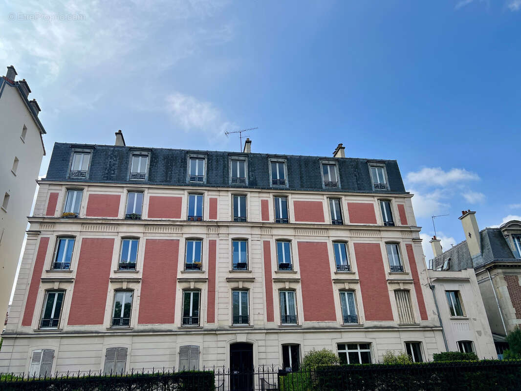 Appartement à CHARENTON-LE-PONT