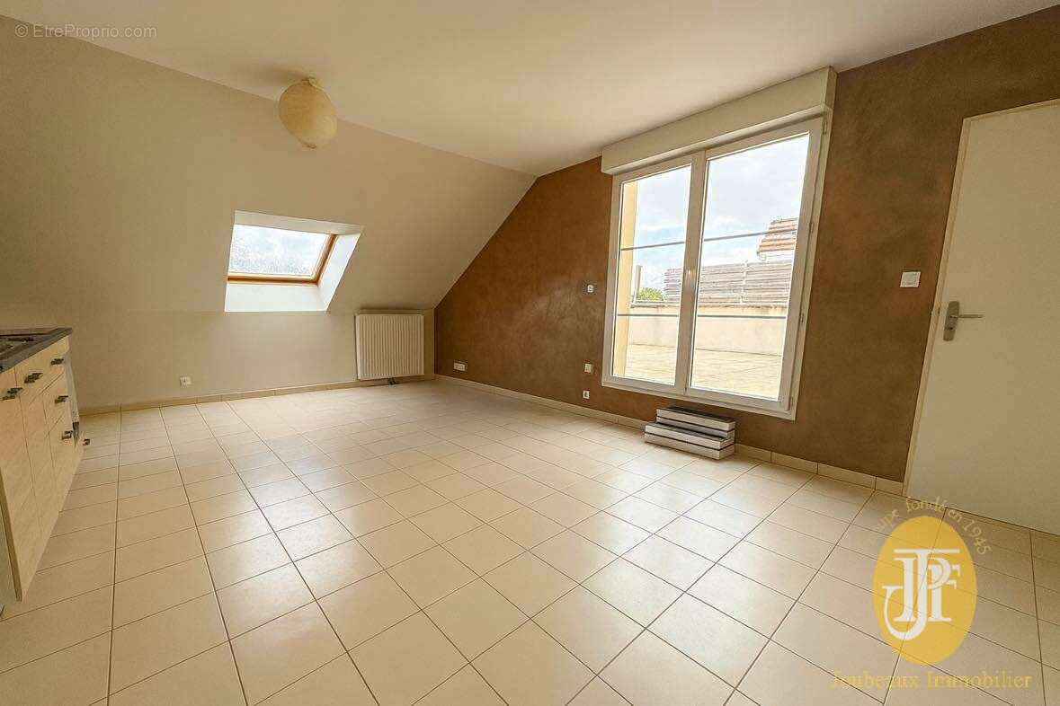 Appartement à FRENEUSE