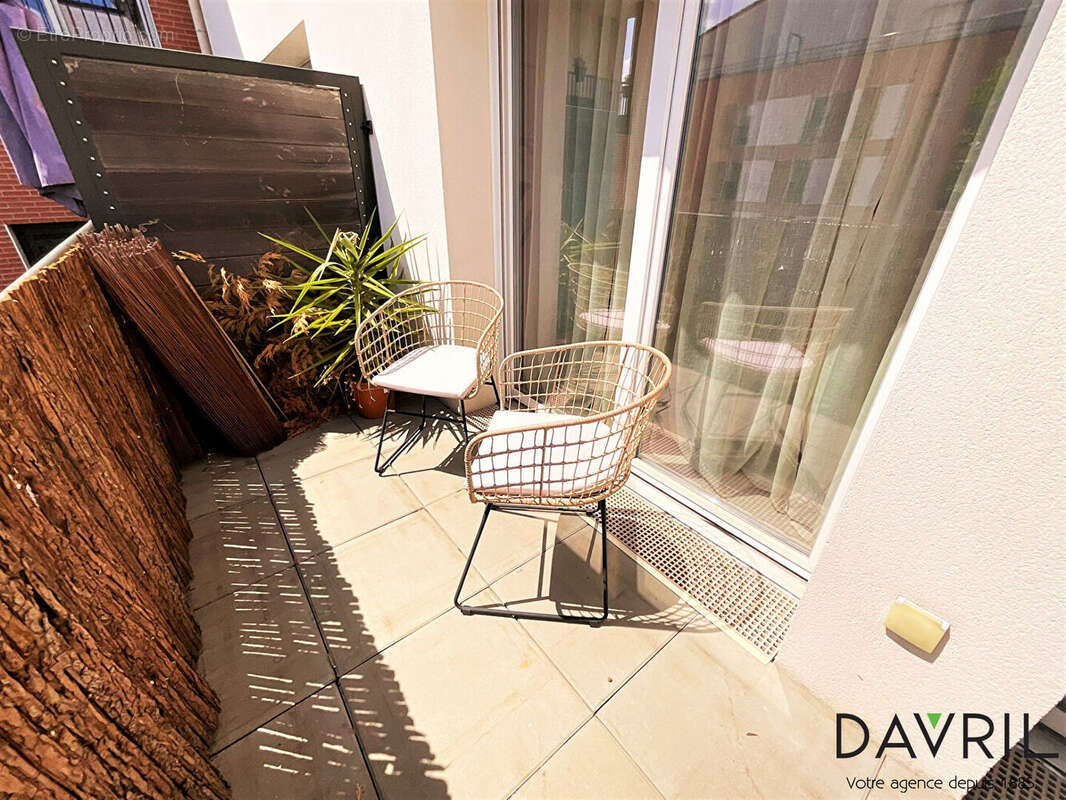 Appartement à CHANTELOUP-LES-VIGNES