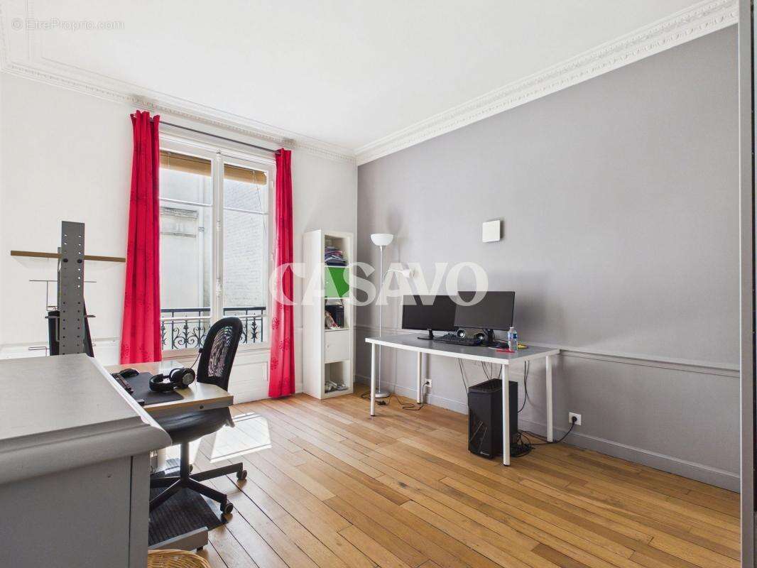 Appartement à PARIS-14E