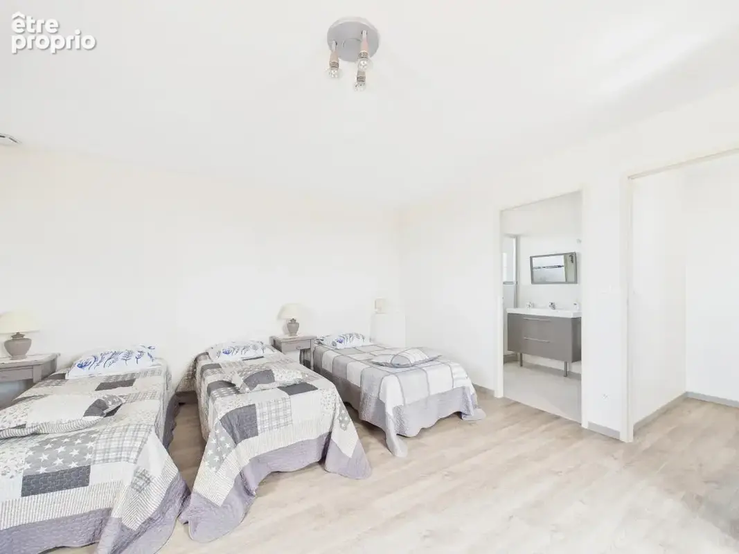 Maison 5 pièces 191 m² à vendre à Aiffres (79230) - photo 7