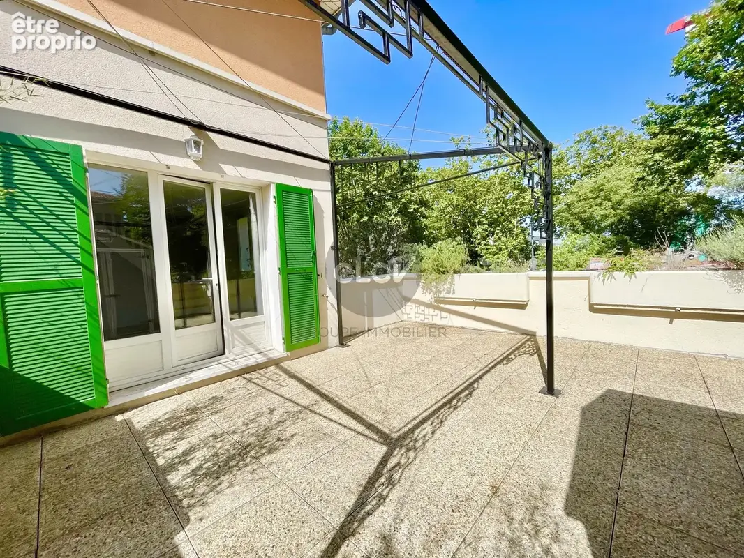 Maison sur le toit / Duplex Dernier étage avec Terrasse / La Soie 69120 VAULX EN VELIN - photo 7