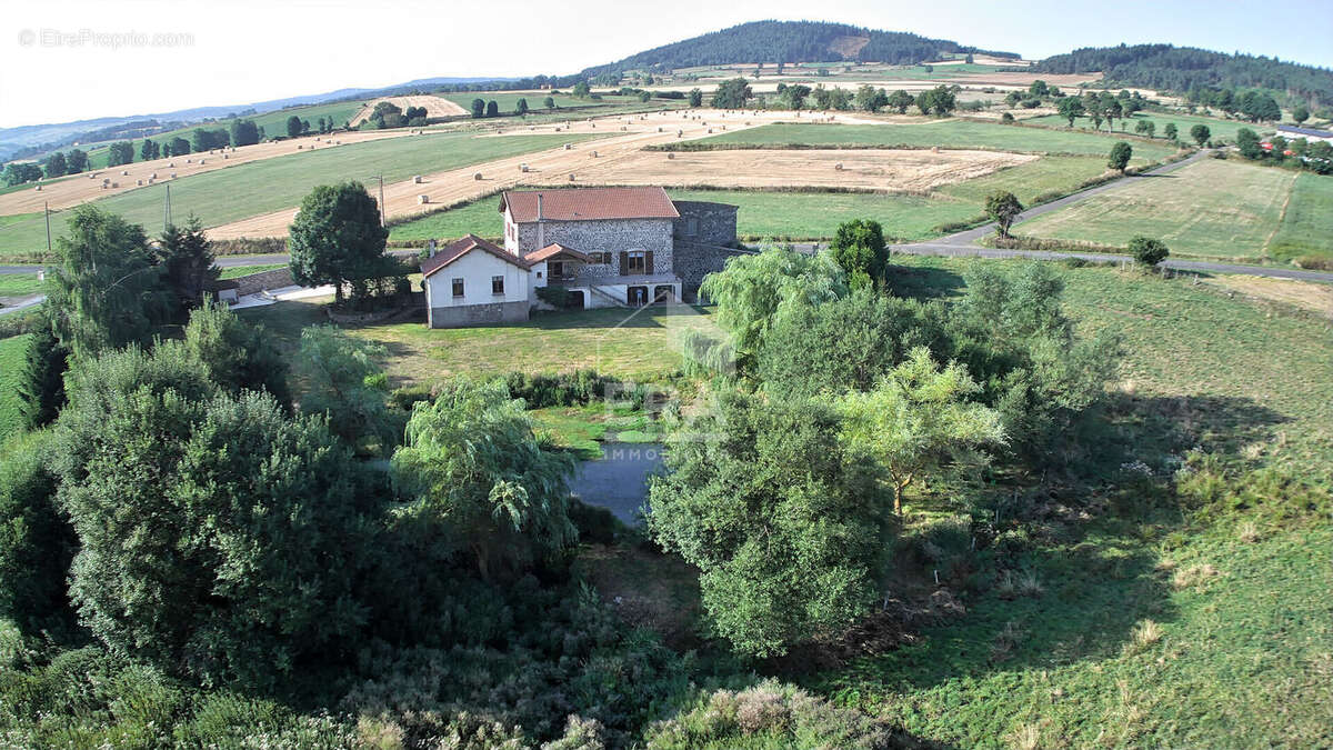 Maison à SAINT-ARCONS-DE-BARGES