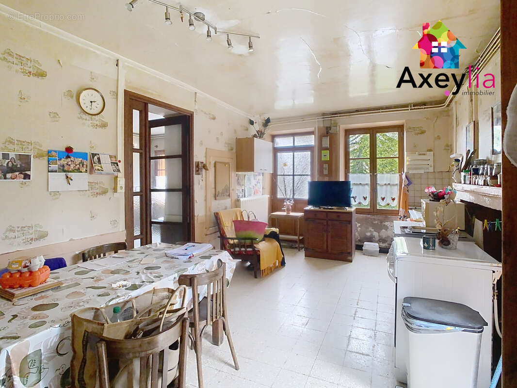 A vendre- le crozet- maison à rénover sur terrain de 1745 m2 - photo 8