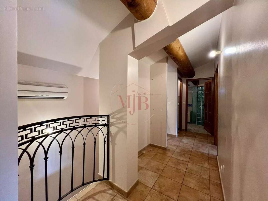 Appartement à EYRAGUES