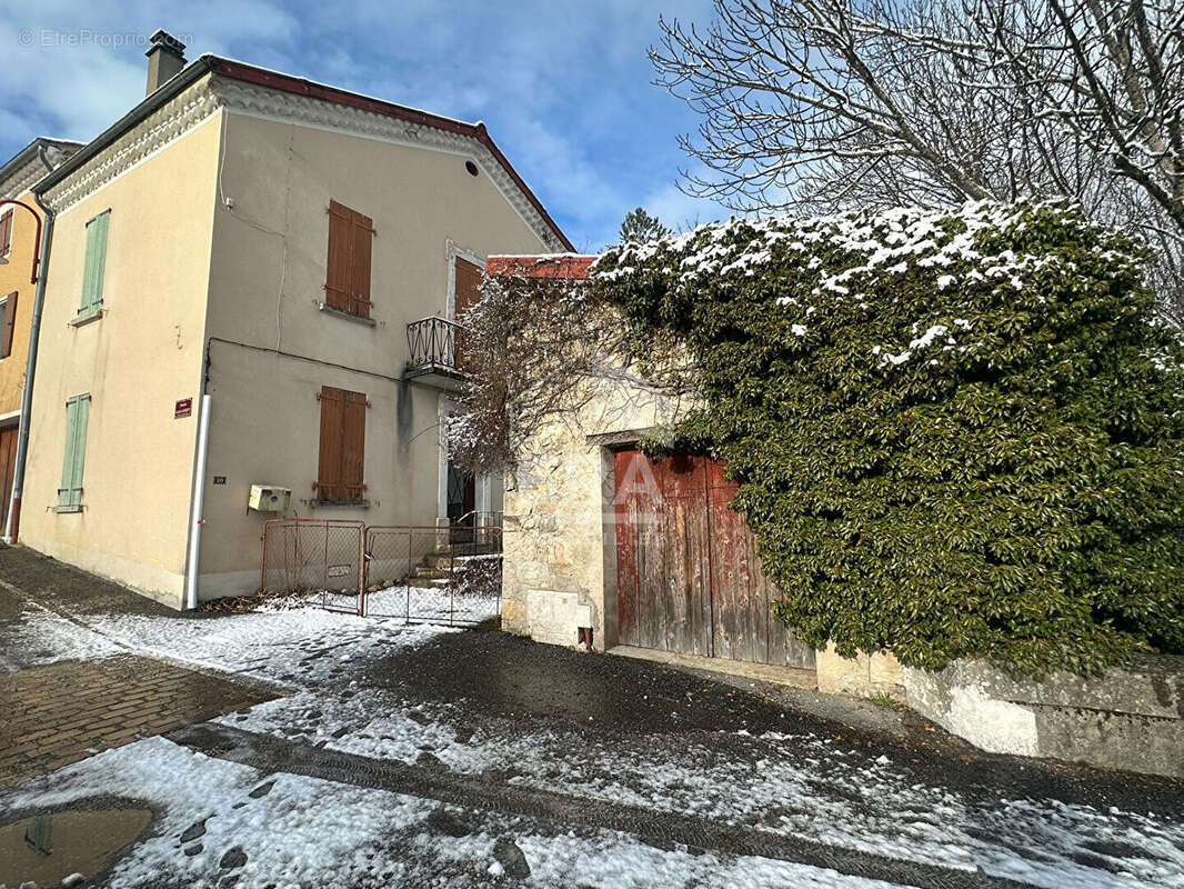 Maison à LARAGNE-MONTEGLIN