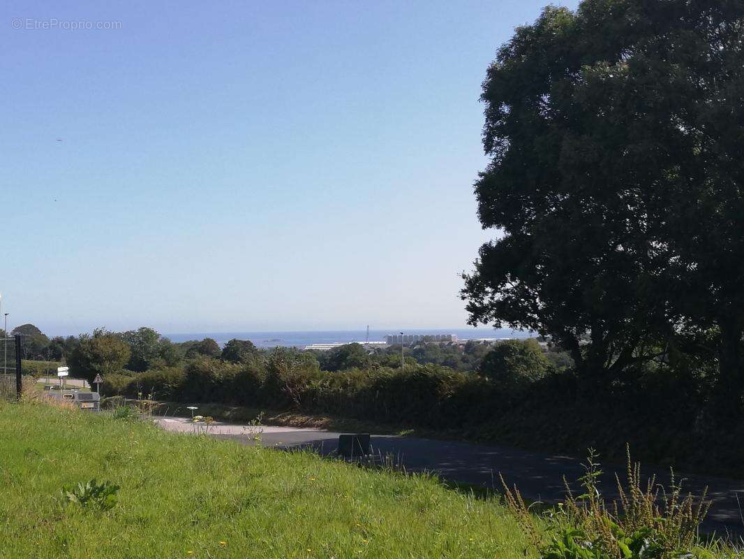 Terrain à CHERBOURG-OCTEVILLE