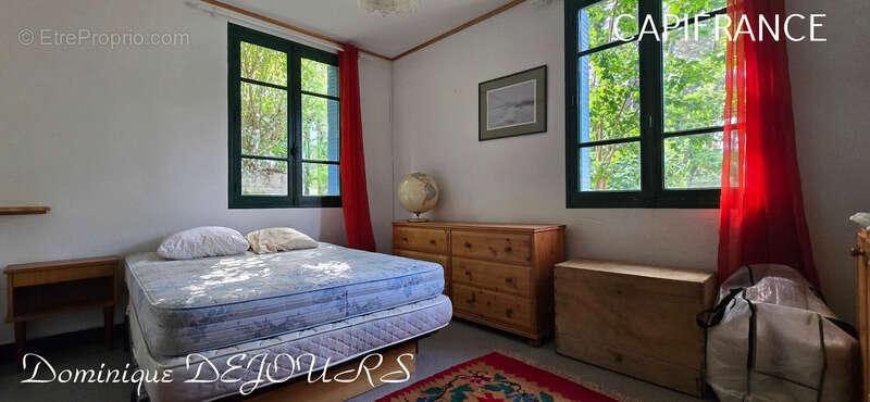 Maison à SAINT-SAUVEUR-DE-MONTAGUT