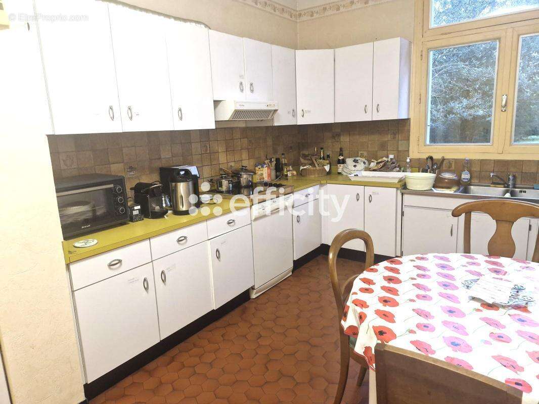 Maison à COLLONGES-AU-MONT-D'OR