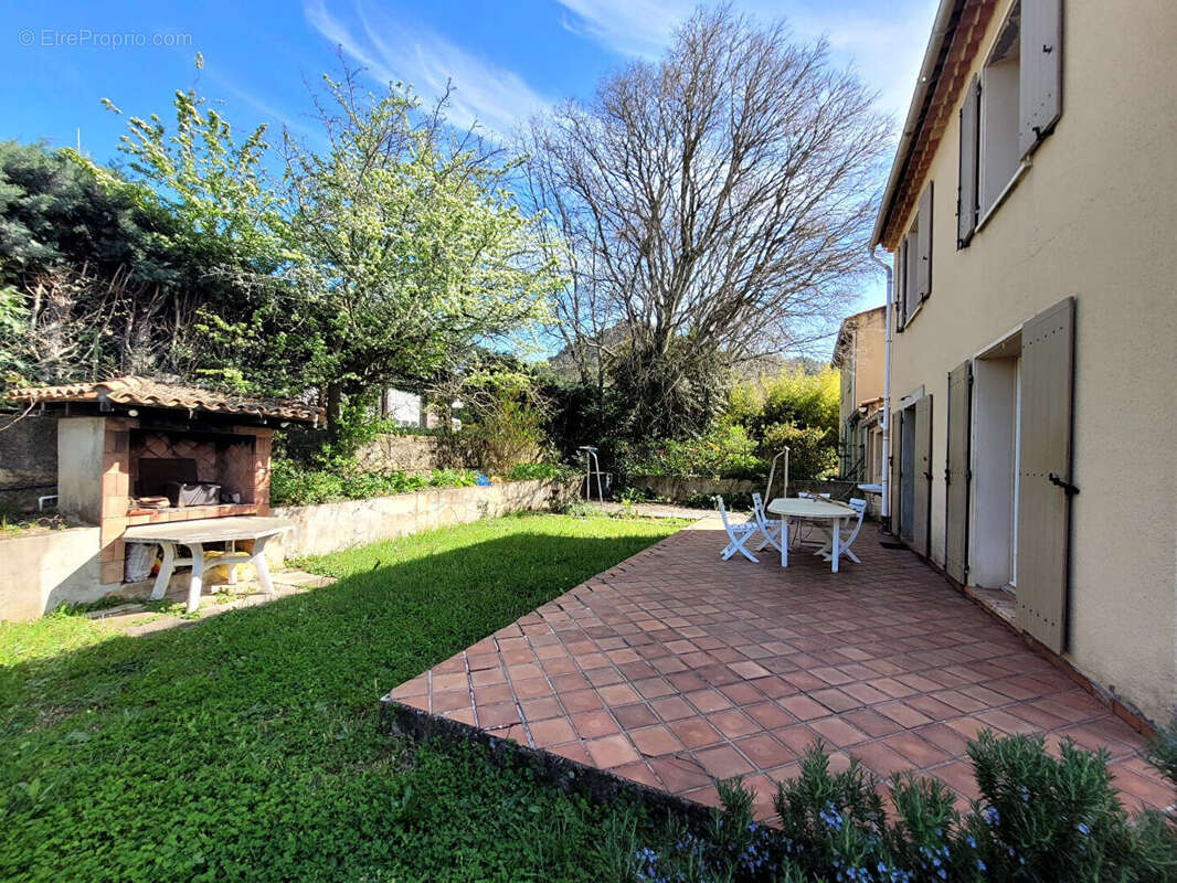 Maison à SAINT-PAUL-TROIS-CHATEAUX