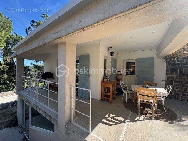 Maison à TOURRETTES