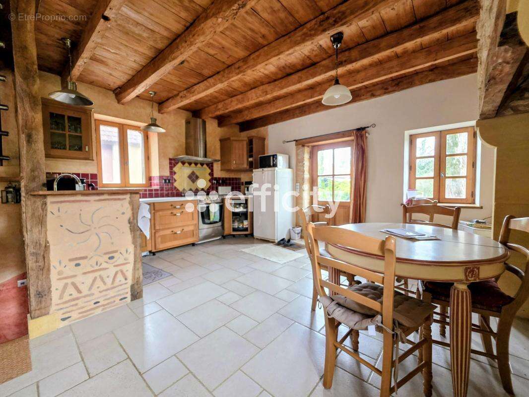 Maison à COUX-ET-BIGAROQUE
