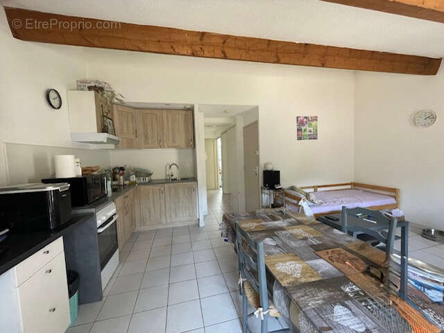 Appartement à COLLOBRIERES