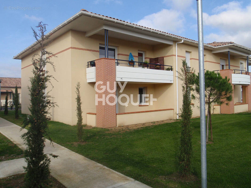 Appartement à BEAUZELLE