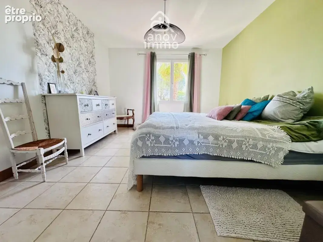 Garat   Maison d'architecte de plain-pied de 203,92 m2 avec - photo 9