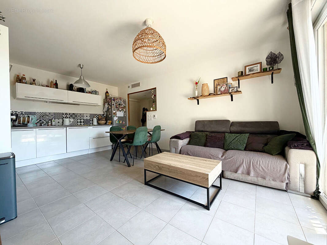 Appartement à CHATEAUNEUF-LES-MARTIGUES
