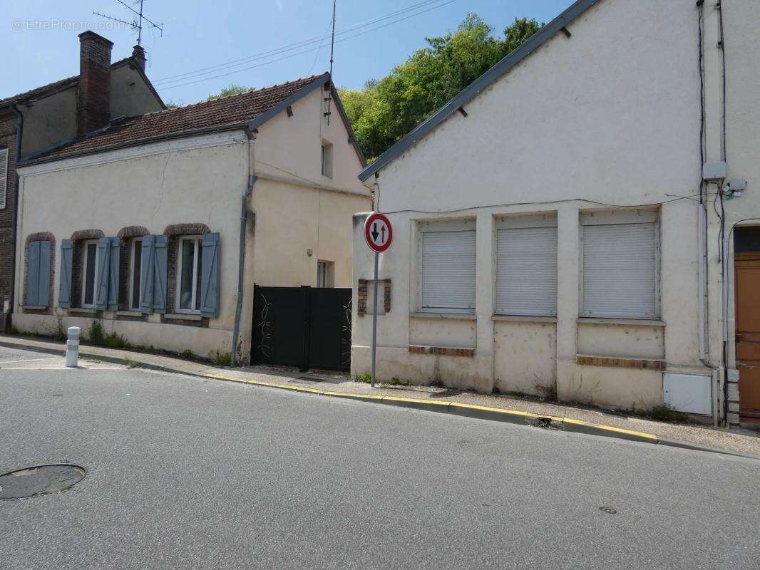 Maison à IVRY-LA-BATAILLE