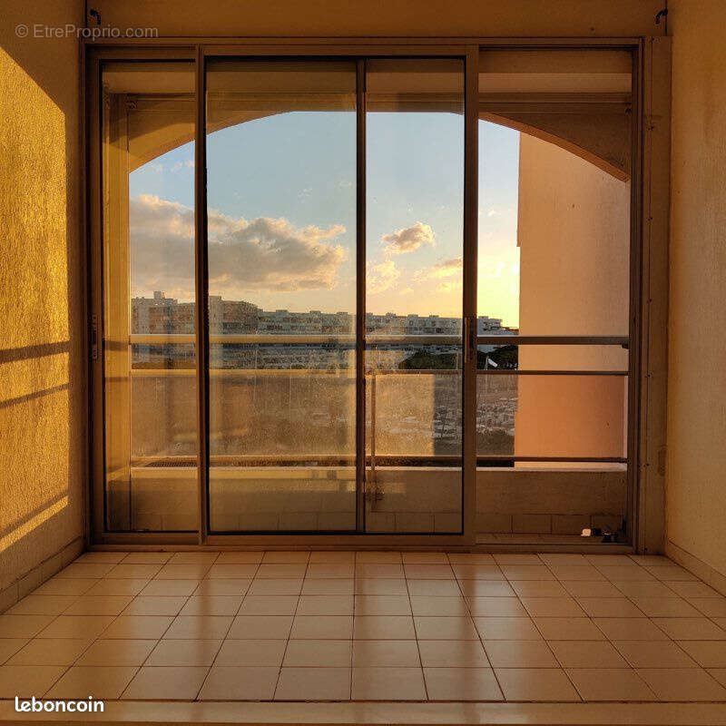 Appartement à MAUGUIO