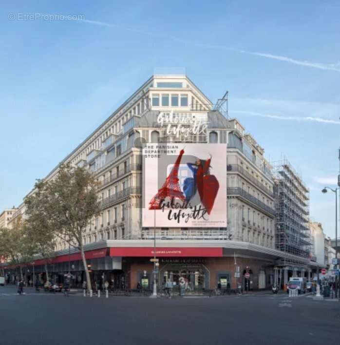 Commerce à PARIS-9E