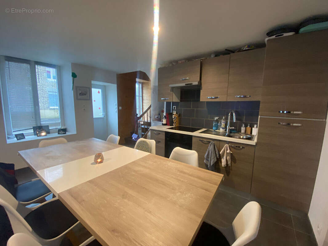 Maison à LA CHAPELLE-BICHE