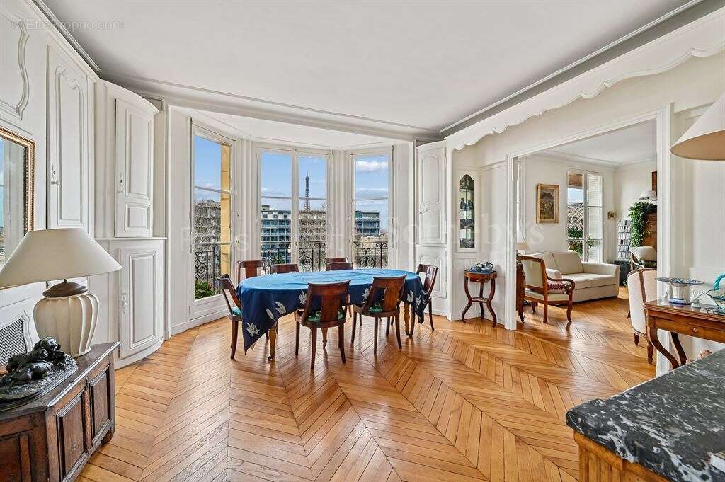 Appartement à PARIS-7E