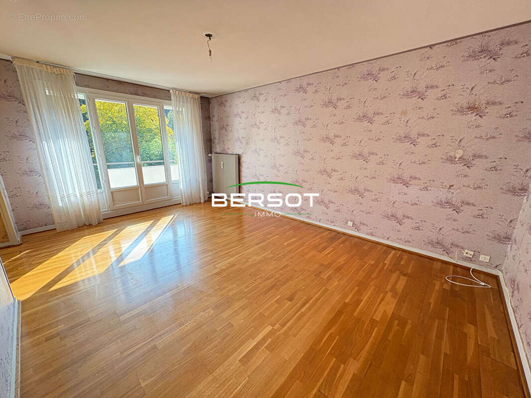 Appartement T5 à rénover avec balcon et garage ? Quartier des Vaites - photo 5