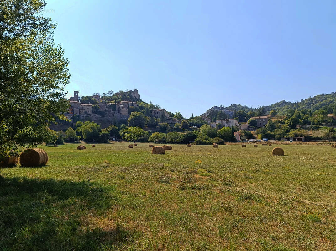 Reilhanette / propriete / ancien moulin restaure / terrain 2ha env. / vue imprenable - photo 4
