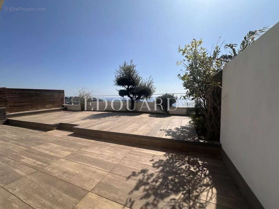 Appartement à ROQUEBRUNE-CAP-MARTIN