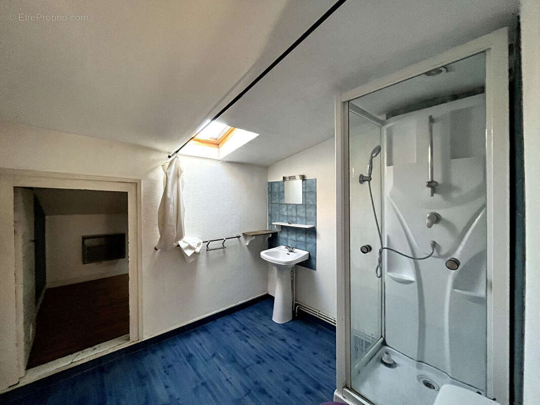 A VENDRE - SACRE COEUR/ GARE ST JEAN -Maison Bordeaux 6 pièce(s) 170 m2 - photo 4