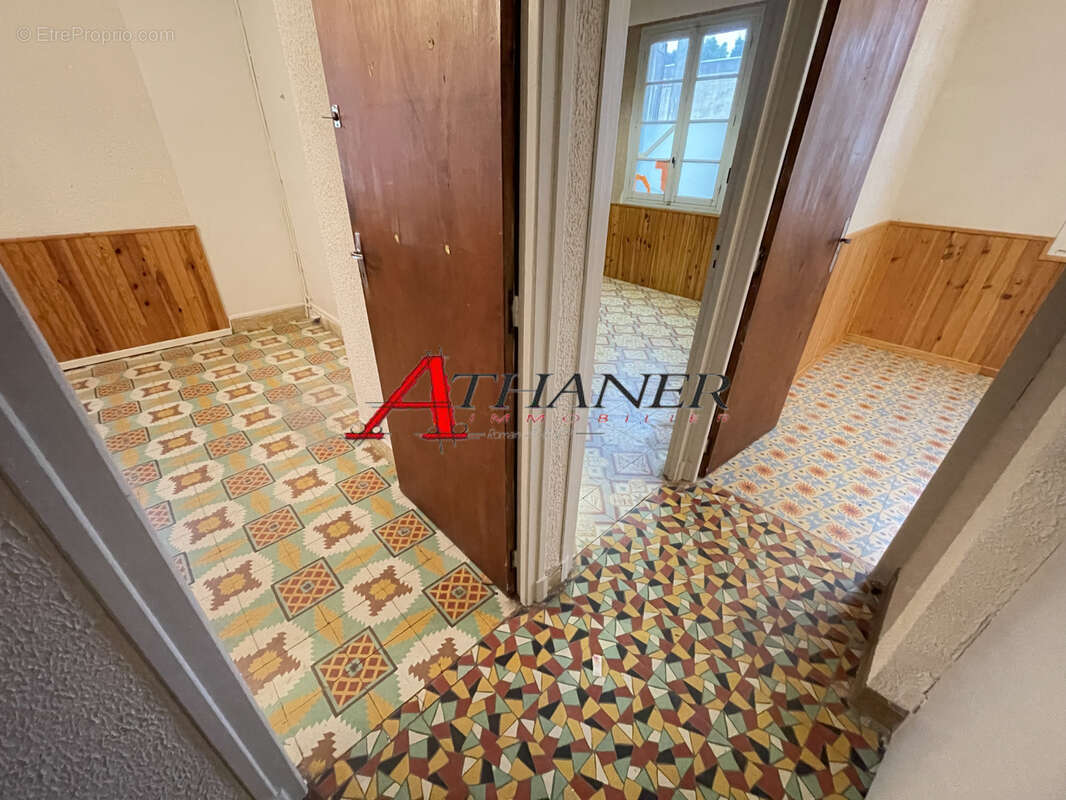Argeles sur Mer - Grand appartement - A rénover - 5 Pièces - 86m2 - photo 12